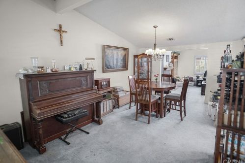 27563 Deeptree Ave, Santa Clarita, CA 91351-2715