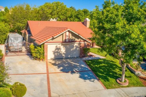 22574 Pecan Pl, Santa Clarita, CA 91390-4005