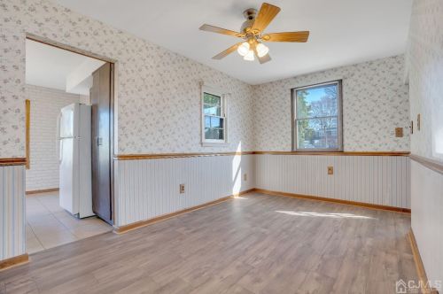 5 Ellwood Rd, East Brunswick NJ  08816-3001 exterior