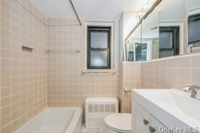 155 49th St, New York NY  10017-1200 exterior