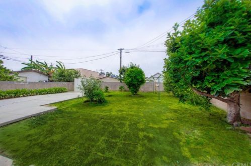 12309 Freeman Ave, Hawthorne CA  90250-0873 exterior