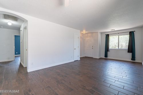 7043 Typhoon Flyer Way, Tucson AZ  85730-4985 exterior