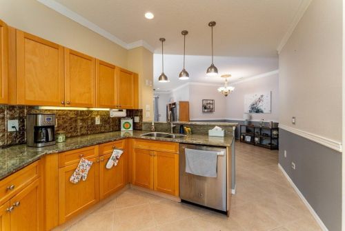 556 Indian Key Dr, Fort Pierce FL  34986-2051 exterior
