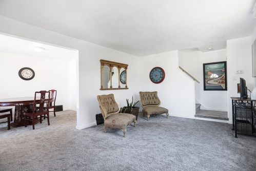 205 Macfarlane Dr, Pittsburgh PA  15235-4213 exterior