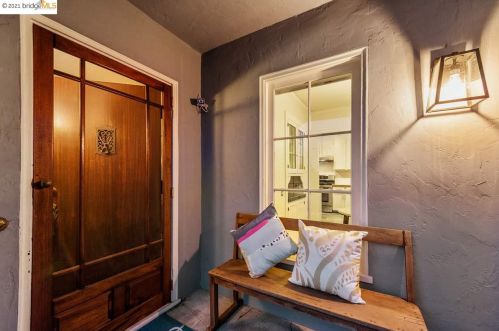 3739 Hillview St, Oakland, CA 94602-3332