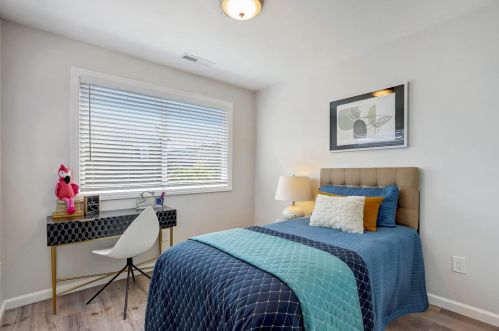 626 Manzanita St, Redwood City CA  94063-2947 exterior