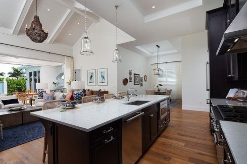 48 14th St, Naples, FL 34102-3685