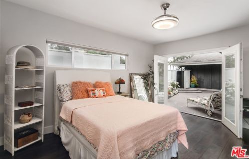 3200 Wrightwood Dr, North Hollywood CA  91604-3936 exterior