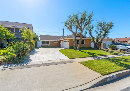 1860 Cashdan St, Long Beach, CA 90746-2818