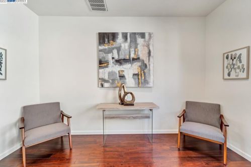 1960 Momentum Dr, Milpitas, CA 95035