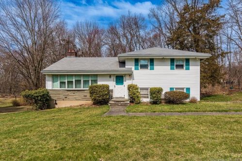 259 Plattsville Rd, Bridgeport, CT 06611-3462