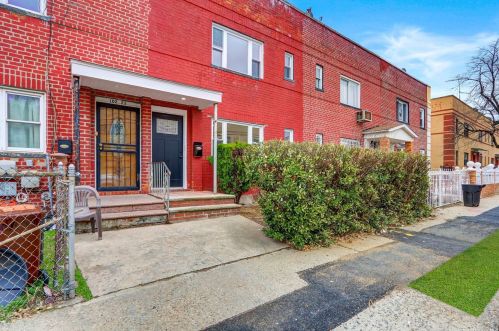 10225 184th St, Jamaica, NY 11423-3103