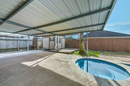 421 Spencer Lndg Ln, Morgans Point TX  77571-9147 exterior