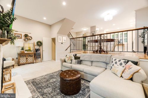 11710 Dry River Ct, Herndon VA  20191-2964 exterior