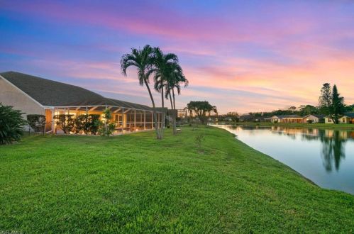 3445 Anton Ct, Naples, FL 34109-1575