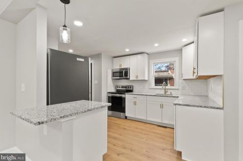 1922 Holly St, Harrisburg PA  17104-1916 exterior