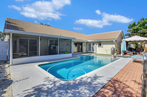 9911 Majestic Way, Boynton Beach FL  33437-3303 exterior