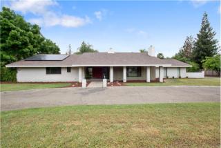 3200 West St, Visalia, CA 93277-7545
