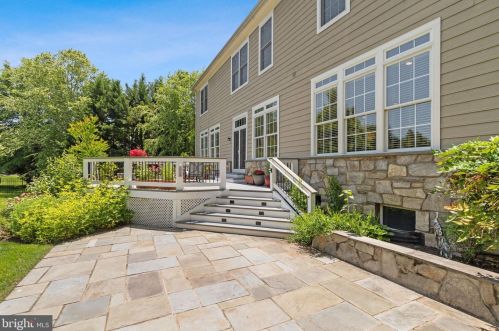 8373 Pedigrue Ct, Gainesville VA  20155-3240 exterior