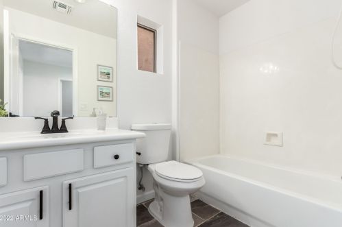 1342 Dunbar Dr, Phoenix AZ 85041-6151 exterior