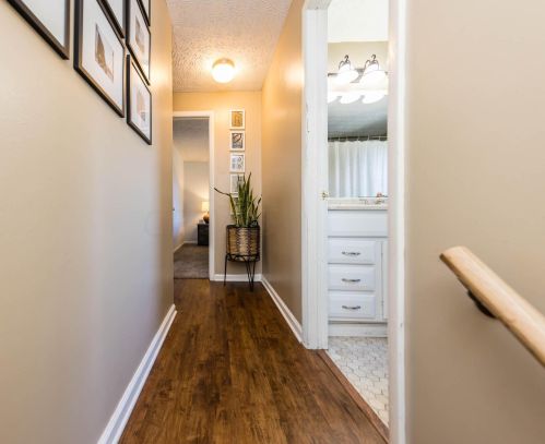 1239 Choctaw Dr, London OH  43140-8726 exterior