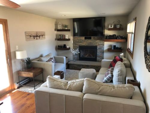 5325 Mansfield Dr, Greendale, WI 53129-1222