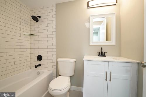 150 Independence Dr, Yardley PA 19067-4910 exterior