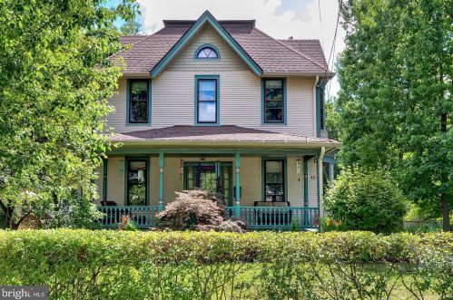 11 Clifton Ave, Camden, NJ 08109-2601