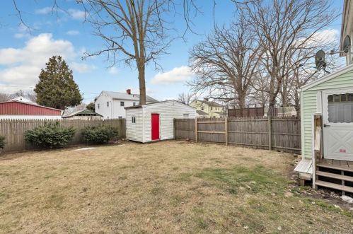 415 Columbus Ave, Stratford, CT 06615-7206