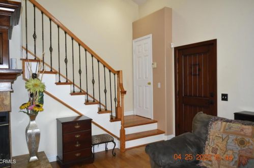 706 Princessa Dr, Oxnard CA  93030-7690 exterior