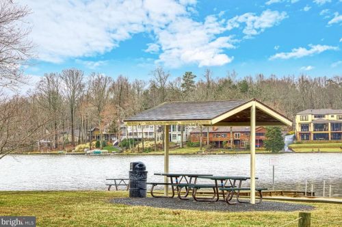 305 Harrison Cir, Locust Grove VA  22508-5256 exterior