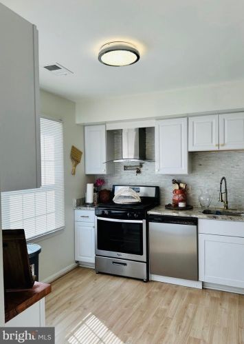 14307 Park Ct, Woodbridge, VA 22193-3013