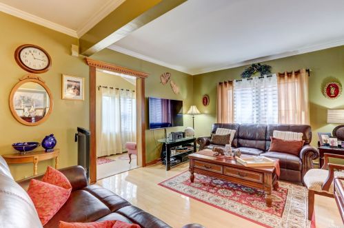 90 Mckee St, Floral Park NY  11001-1618 exterior