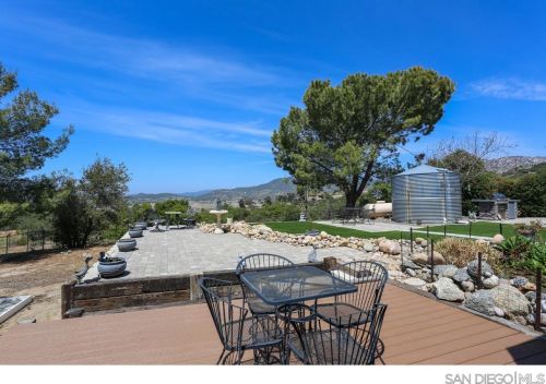 1529 Montecito Vis, Alpine CA  91901-2317 exterior