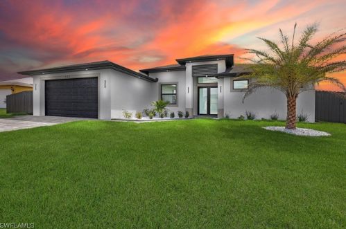 522 6th Ter, Cape Coral, FL 33909-2009