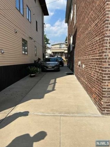 264 Morningside Ave, Cliffside Park NJ  07010-1407 exterior