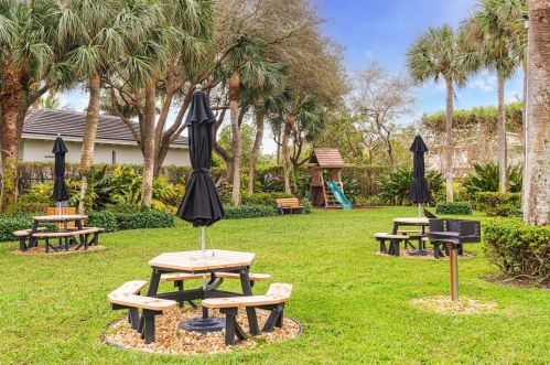 828 Kokomo Key Ln, Delray Beach FL  33483-6027 exterior