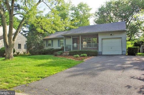 111 Hitching Post Dr, Dover, DE 19904-6520