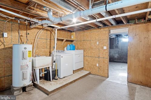 22 Strawbridge Ave, New Castle DE  19720-1501 exterior