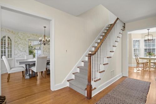 7 Ridgeway Rd, Bridgeport, CT 06612-1717