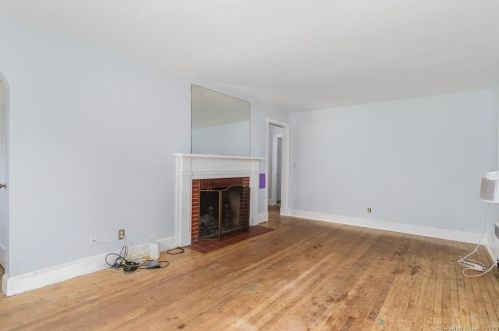 1 Beech Dr, Norwich CT 06360-2903 exterior