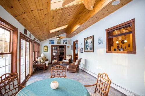 2 Deepwood Dr, Norwich CT  06360-1608 exterior