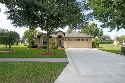 3173 Abaco Dr, Tavares, FL 32778-4753