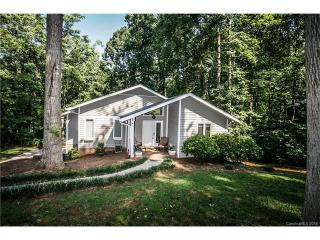 4001 Oldfield Rd, Charlotte, NC 28226-7034
