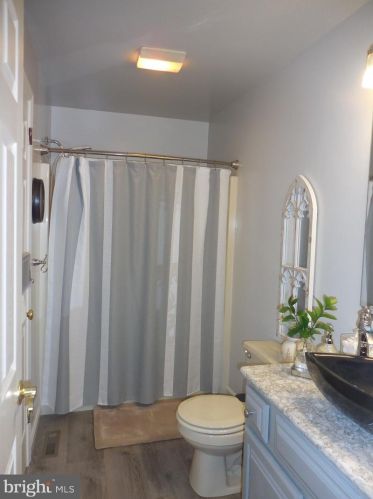 1114 Hunters Chase Ln, Lebanon PA  17046-1575 exterior