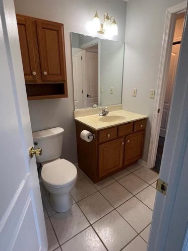 4 Saratoga Ct, Easton PA  18040-1046 exterior