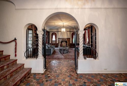 501 Vine St, Victoria TX exterior