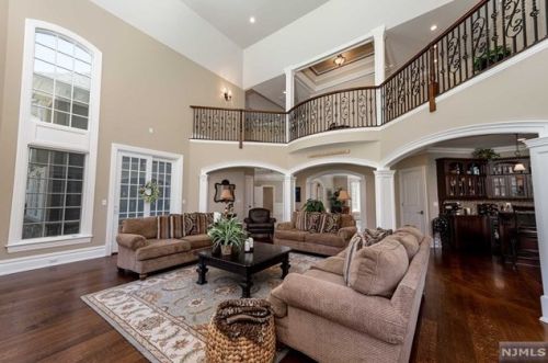 243 Glen Pl, Franklin Lakes NJ  07417-2707 exterior