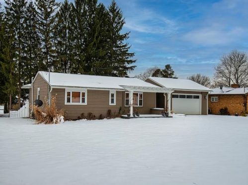 2216 Manor Dr, Ford City, PA 16226-1617