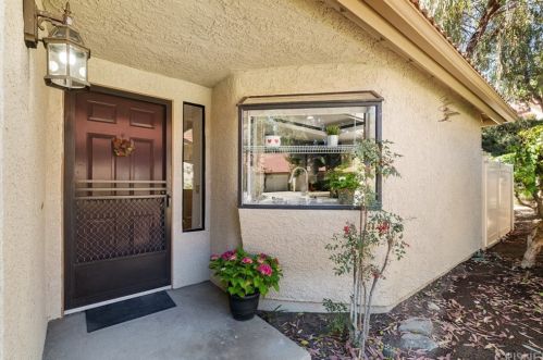 20067 Avenue Of The Oaks, Santa Clarita, CA 91321-1339